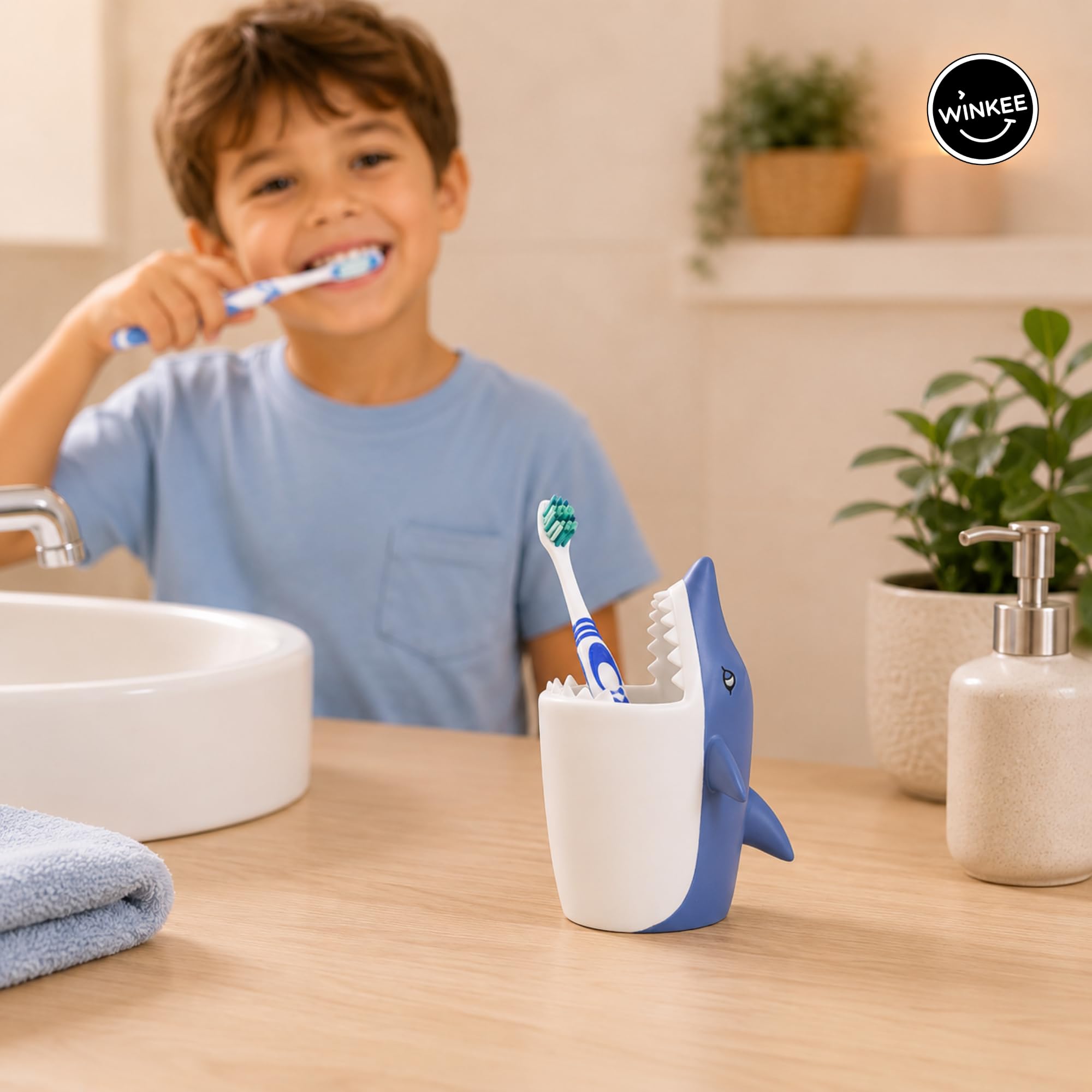 winkee animal toothbrush mug | animal toothbrush mug (shark/shark) winkee animal toothbrush mug | animal toothbrush mug (shark/shark)